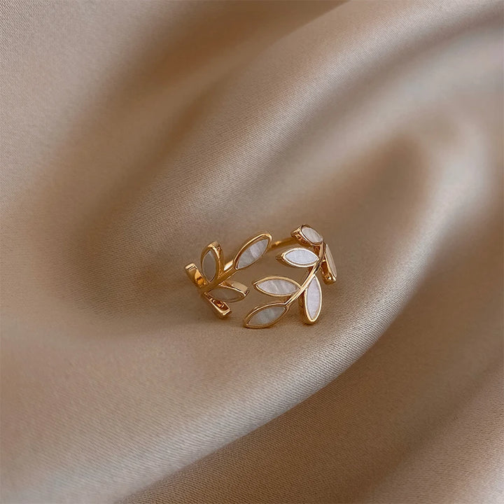 Sylva Leaf Ring