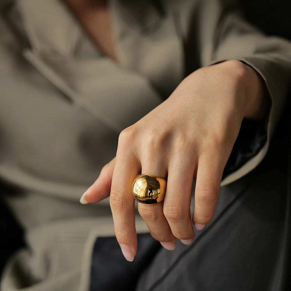 Astrid Bold Gold Ring