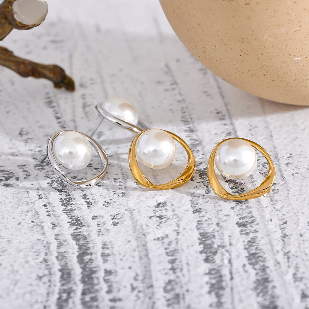 Viviana Pearl Earrings