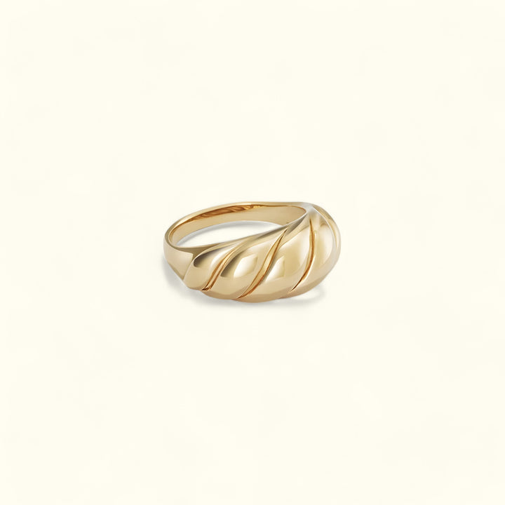 Elara Twirl Ring