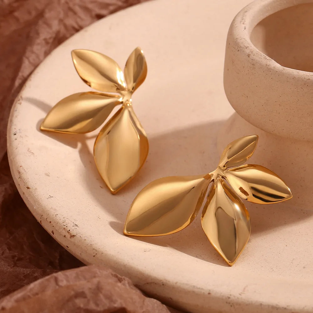 Serene Leaf Gold Earrings